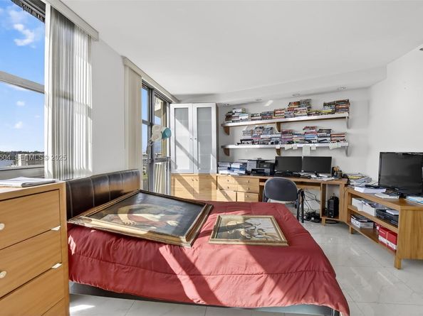 1000 W Island Blvd 602, Aventura FL 33160