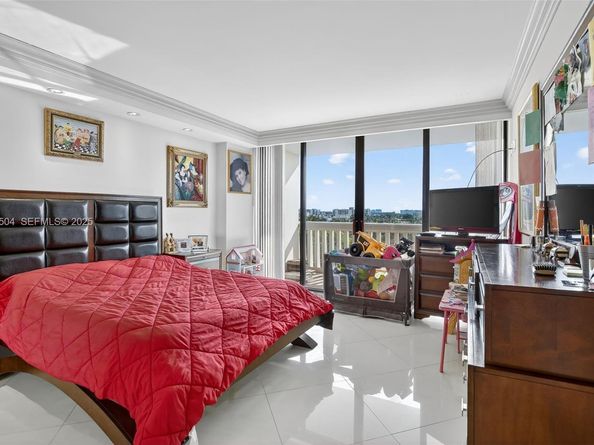 1000 W Island Blvd 602, Aventura FL 33160