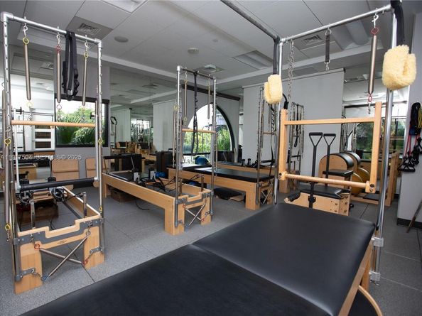 1000 W Island Blvd 602, Aventura FL 33160