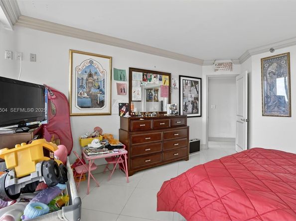 1000 W Island Blvd 602, Aventura FL 33160