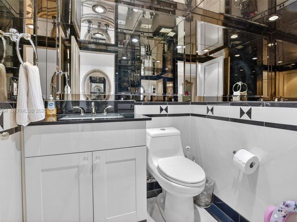 1000 W Island Blvd 602, Aventura FL 33160