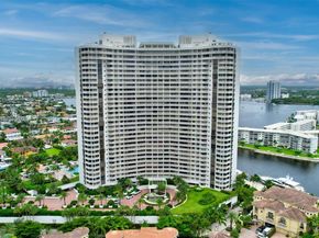 1000 W Island Blvd 602, Aventura FL 33160