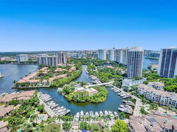 1000 W Island Blvd 602, Aventura FL 33160