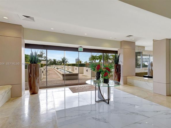 1000 W Island Blvd 602, Aventura FL 33160