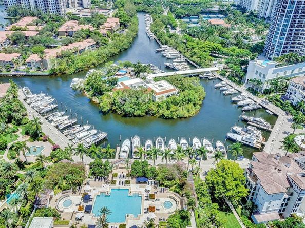 1000 W Island Blvd 602, Aventura FL 33160