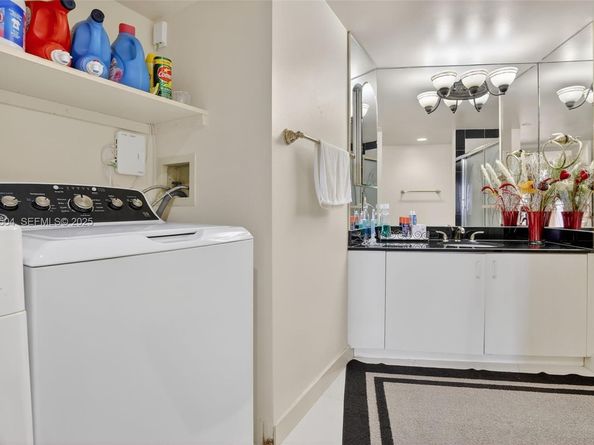 1000 W Island Blvd 602, Aventura FL 33160