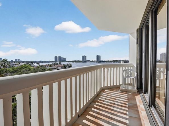 1000 W Island Blvd 602, Aventura FL 33160