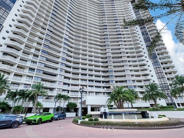 1000 W Island Blvd 602, Aventura FL 33160
