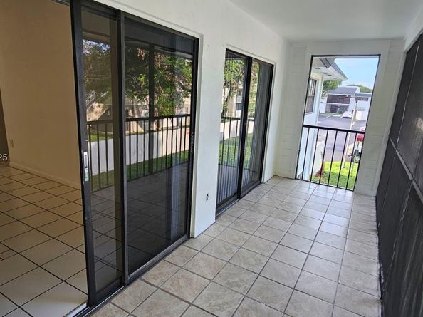 18965 NW 62nd Ave 202, Hialeah FL 33015
