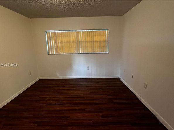 18965 NW 62nd Ave 202, Hialeah FL 33015