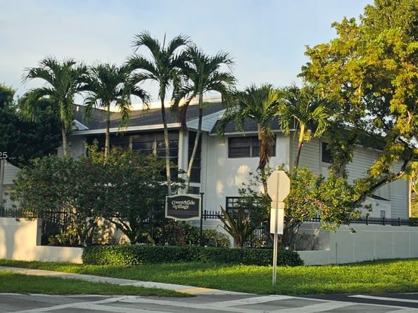 18965 NW 62nd Ave 202, Hialeah FL 33015