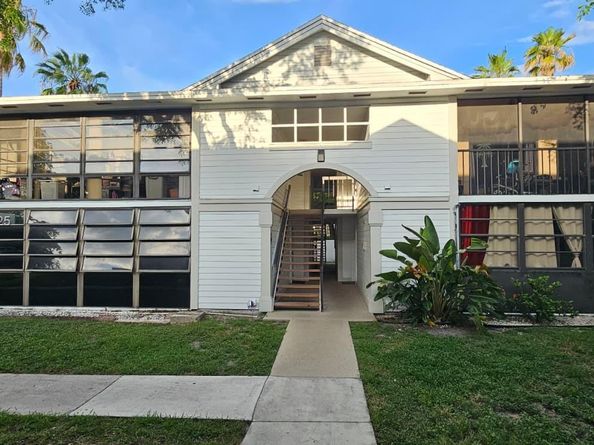 18965 NW 62nd Ave 202, Hialeah FL 33015