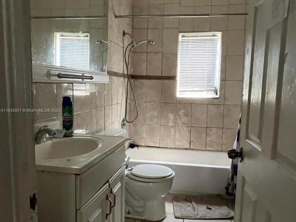 1012 18th St, West Palm Beach FL 33407