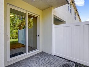 4303 Hammock Grove Dr, Lake Worth FL 33467