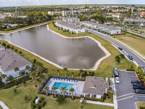 4303 Hammock Grove Dr, Lake Worth FL 33467