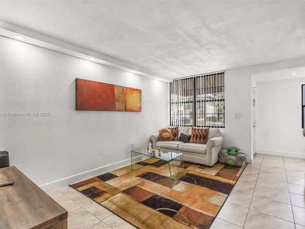12242 SW 16th Ter L106, Miami FL 33175