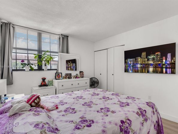 12242 SW 16th Ter L106, Miami FL 33175