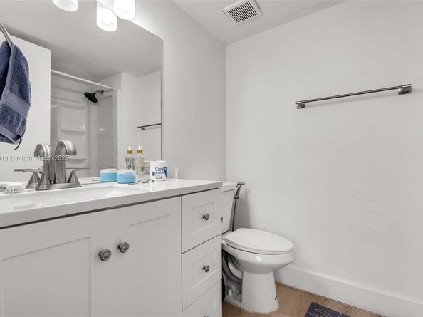 12242 SW 16th Ter L106, Miami FL 33175