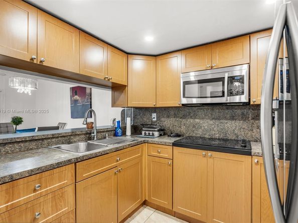 12242 SW 16th Ter L106, Miami FL 33175
