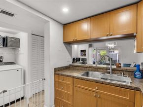 12242 SW 16th Ter L106, Miami FL 33175