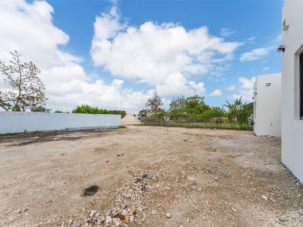 12395 SW 220 St, Miami FL 33170