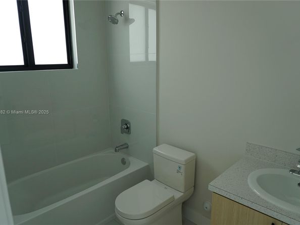 12395 SW 220 St, Miami FL 33170