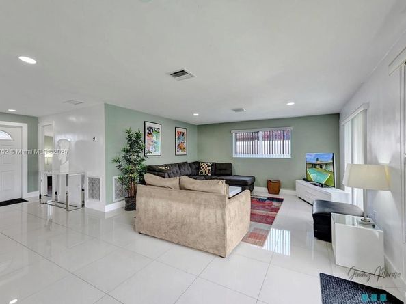 410 SW 18th, Pompano Beach FL 33060
