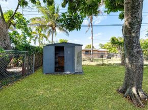 6421 NW 24th Pl, Sunrise FL 33313