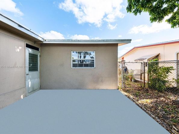 6421 NW 24th Pl, Sunrise FL 33313