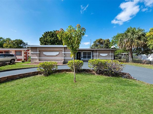 6421 NW 24th Pl, Sunrise FL 33313