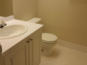 1301 SW 142nd Ave 111H, Pembroke Pines FL 33027