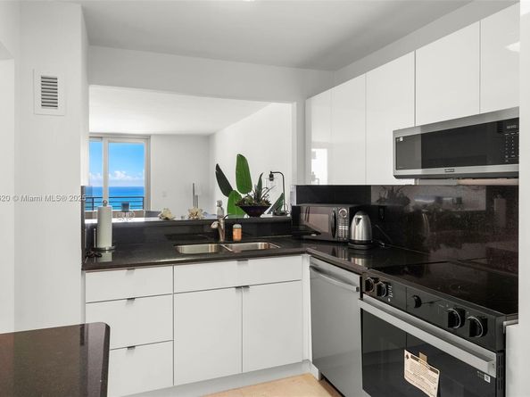 5555 Collins Ave 14E, Miami Beach FL 33140