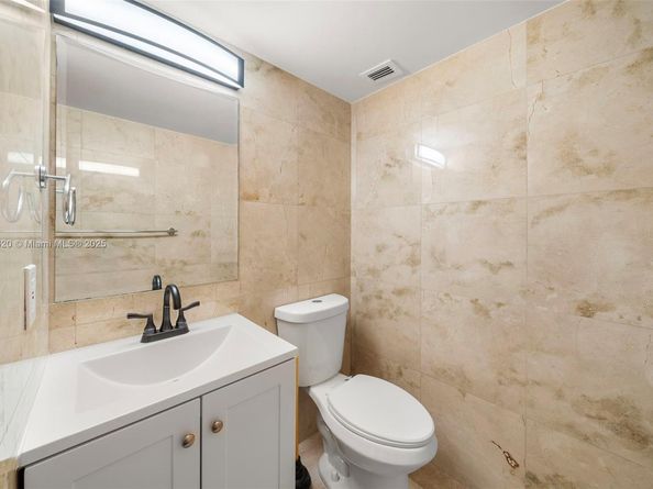 5555 Collins Ave 14E, Miami Beach FL 33140