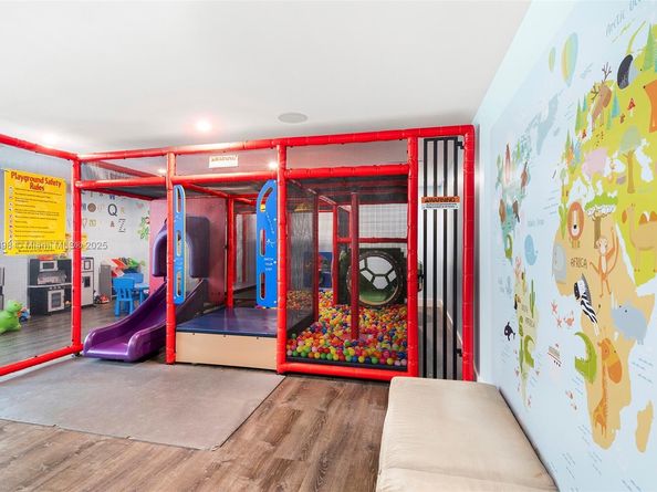 950 Brickell Bay Dr 200, Miami FL 33131