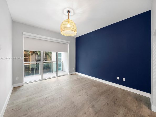 950 Brickell Bay Dr 200, Miami FL 33131