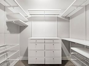 950 Brickell Bay Dr 200, Miami FL 33131