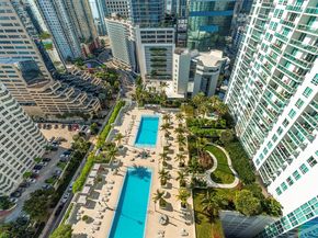 950 Brickell Bay Dr 200, Miami FL 33131