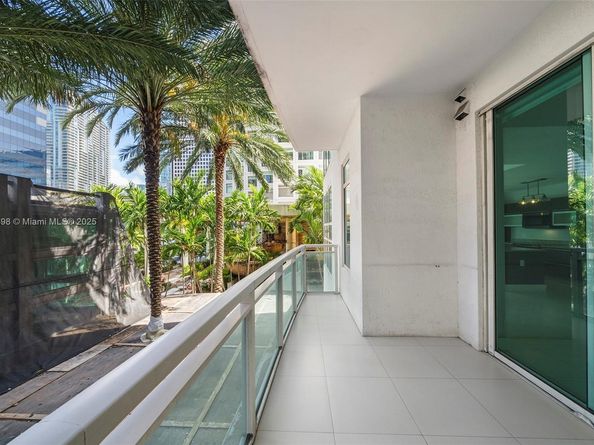 950 Brickell Bay Dr 200, Miami FL 33131