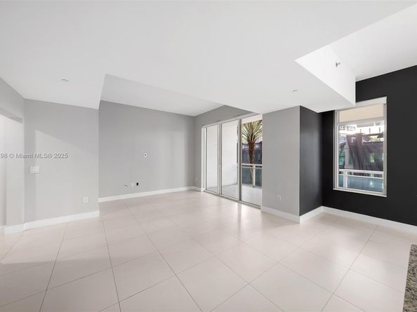 950 Brickell Bay Dr 200, Miami FL 33131