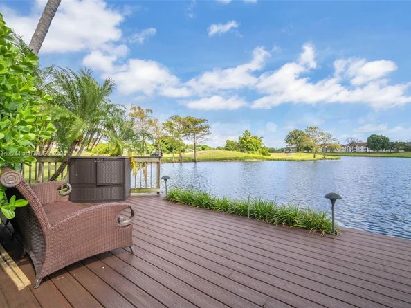 2941 Fairway Dr, Hollywood FL 33021