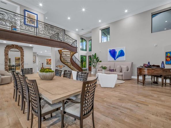 2941 Fairway Dr, Hollywood FL 33021