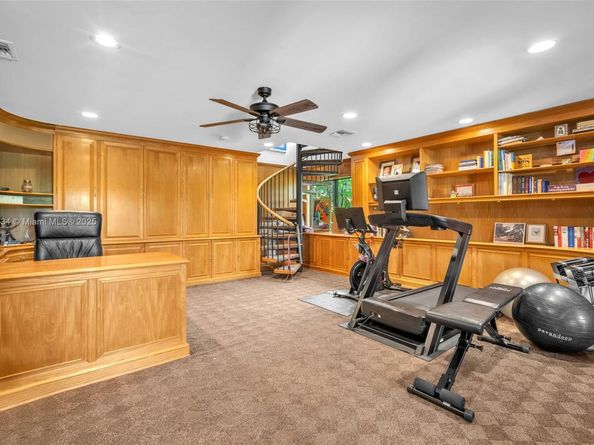 2941 Fairway Dr, Hollywood FL 33021