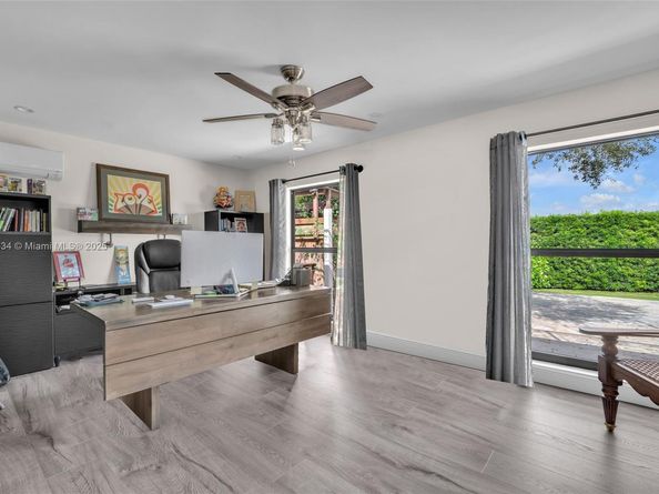 2941 Fairway Dr, Hollywood FL 33021