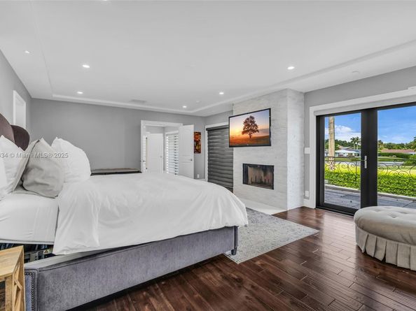 2941 Fairway Dr, Hollywood FL 33021