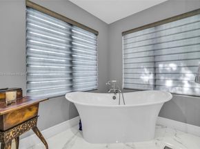 2941 Fairway Dr, Hollywood FL 33021