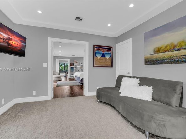 2941 Fairway Dr, Hollywood FL 33021