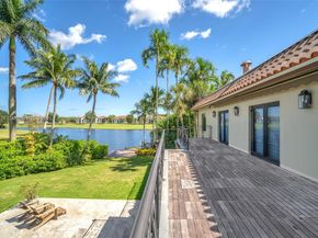 2941 Fairway Dr, Hollywood FL 33021