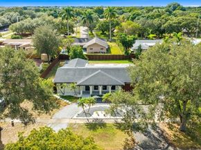 7020 Plantation Rd, Plantation FL 33317