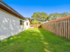 7020 Plantation Rd, Plantation FL 33317