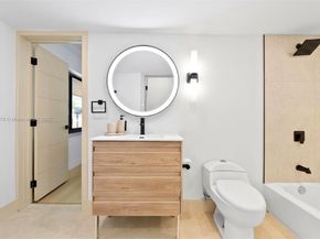 7020 Plantation Rd, Plantation FL 33317